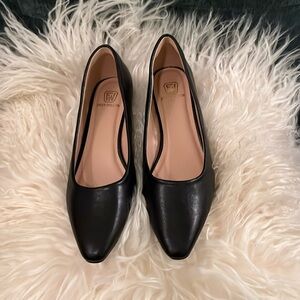 NWT Fran Willor black pump (1.5 inch heel)